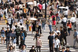 鲁媒：今天下午泰山队25人进行中超揭幕战赛前训练，四名外援均在