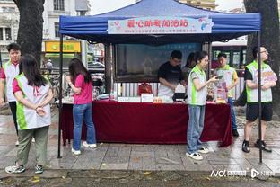 黄蜂主帅：过去两场失误太多 这让我们的进攻无法打得高效