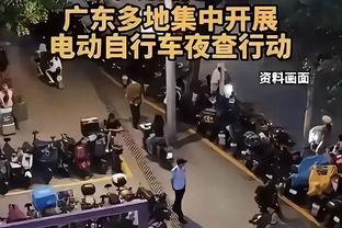 关键球我来抡！普尔大撤步压哨三分 将训练赛打成平局结束！